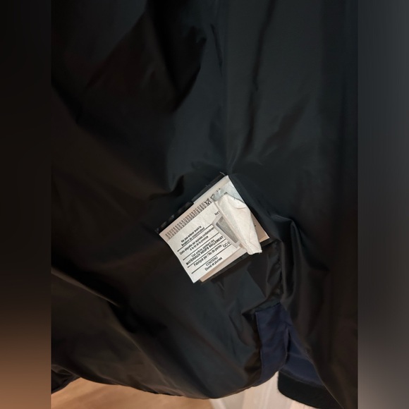 Sold…Canada Goose MacMillan - Picture 8 of 14